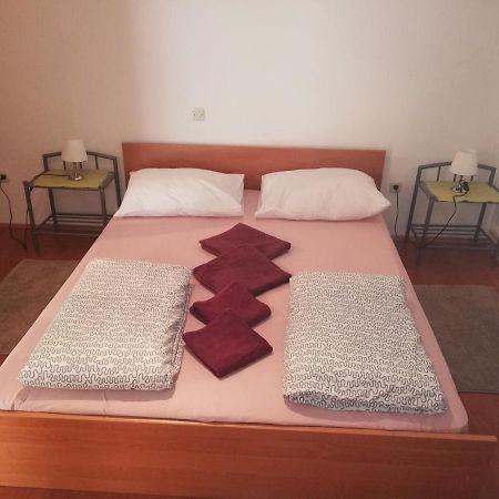 Vito Apartment Pula Bagian luar foto