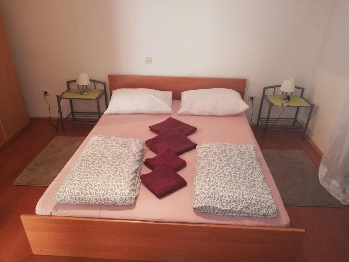 Vito Apartment Pula Bagian luar foto