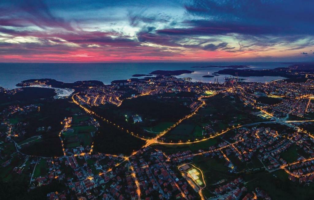 Vito Apartment Pula Bagian luar foto